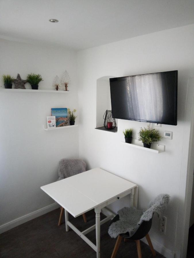 Gemuetliche 1 Zimmer Ferienwohnung Ludwigsburg Esterno foto